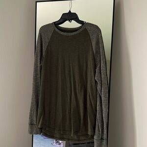 Express: Men’s Size Large, Olive Green Long Sleeve Tee